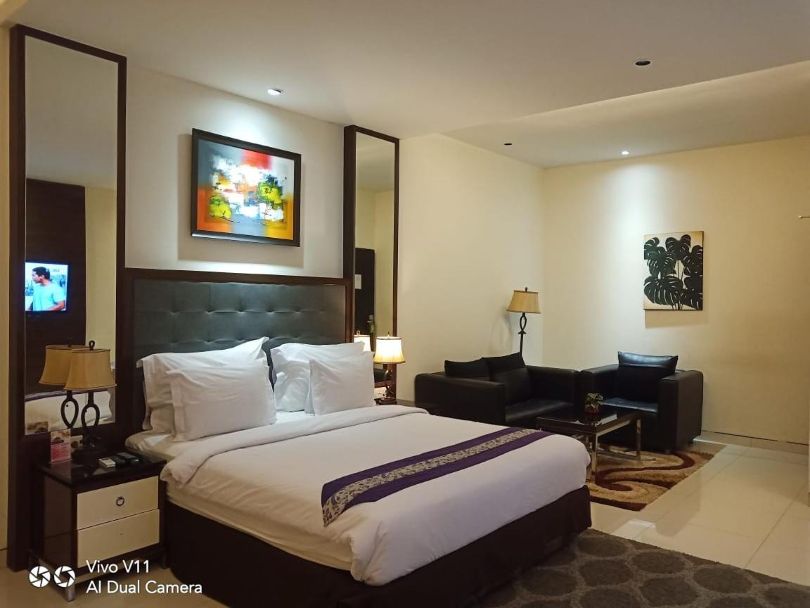 Ayla City Hotel Sorong Eksteriør bilde