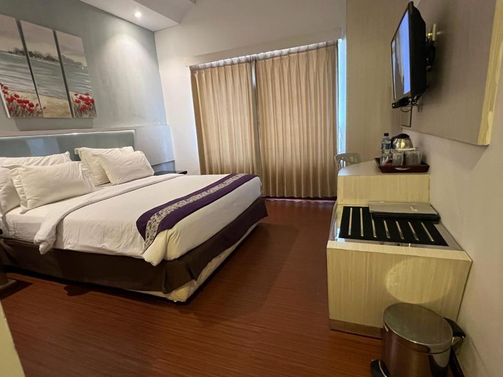 Ayla City Hotel Sorong Eksteriør bilde