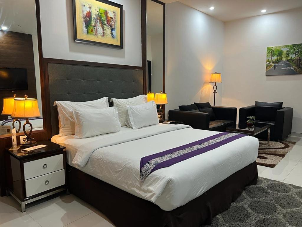 Ayla City Hotel Sorong Eksteriør bilde