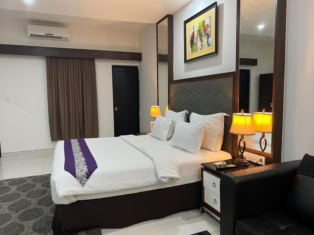 Ayla City Hotel Sorong Eksteriør bilde